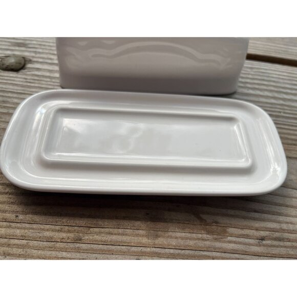 Pfaltzgraff Gazebo White Stoneware Covered Butter Dish - Picture 11 of 13